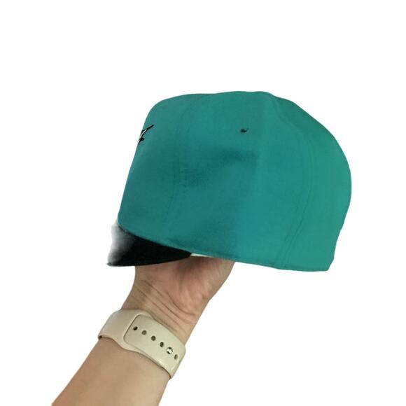 Vintage New Era Miami Marlins 100% Wool Fitted Hat 7 - Picture 2 of 4